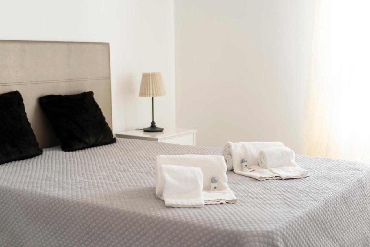 Chantal Apartment - Near The Beach - Quarteira Eksteriør billede
